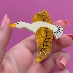Beatrice Beswick Brooch^Erstwilder Hot