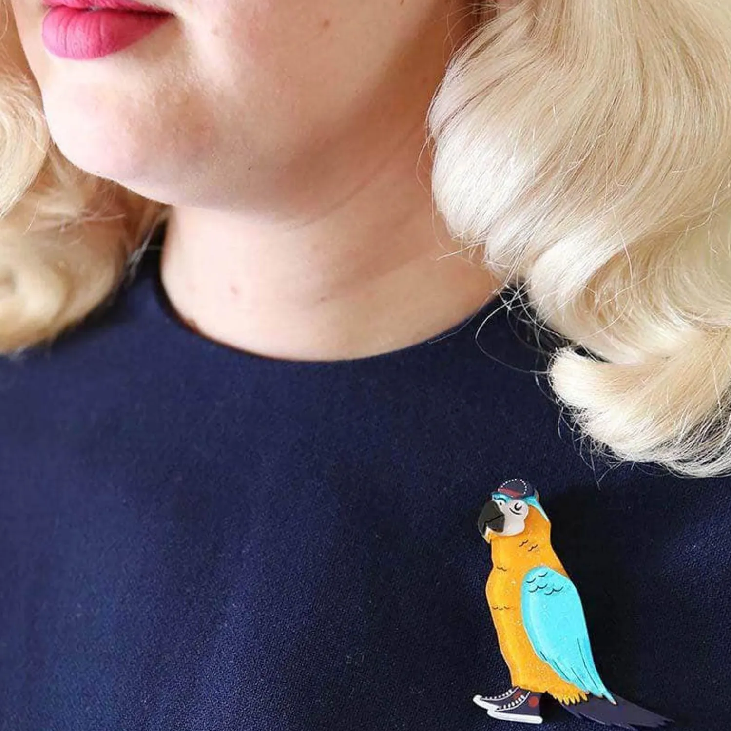 Corey The Macaw Brooch^Erstwilder Hot