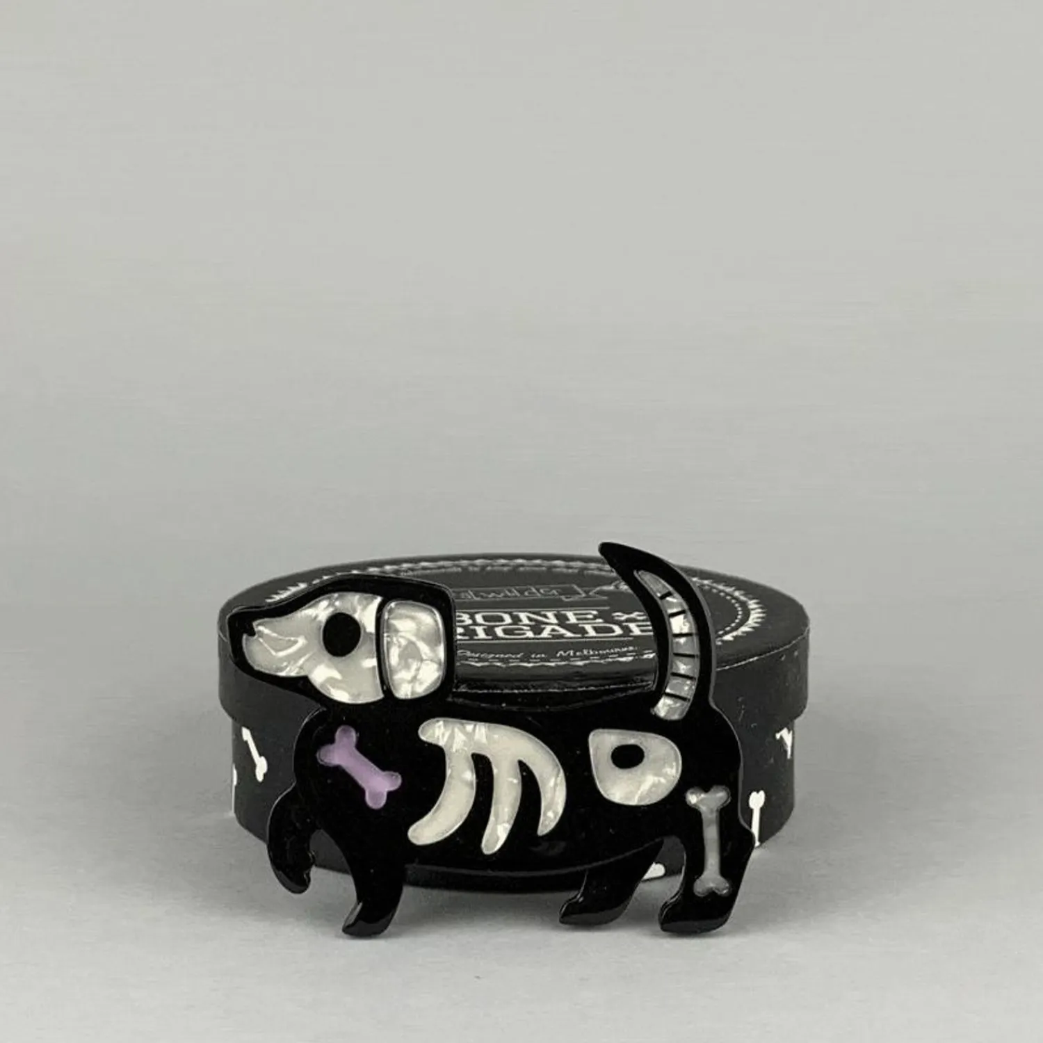Doggo Darkness Brooch^Erstwilder Online