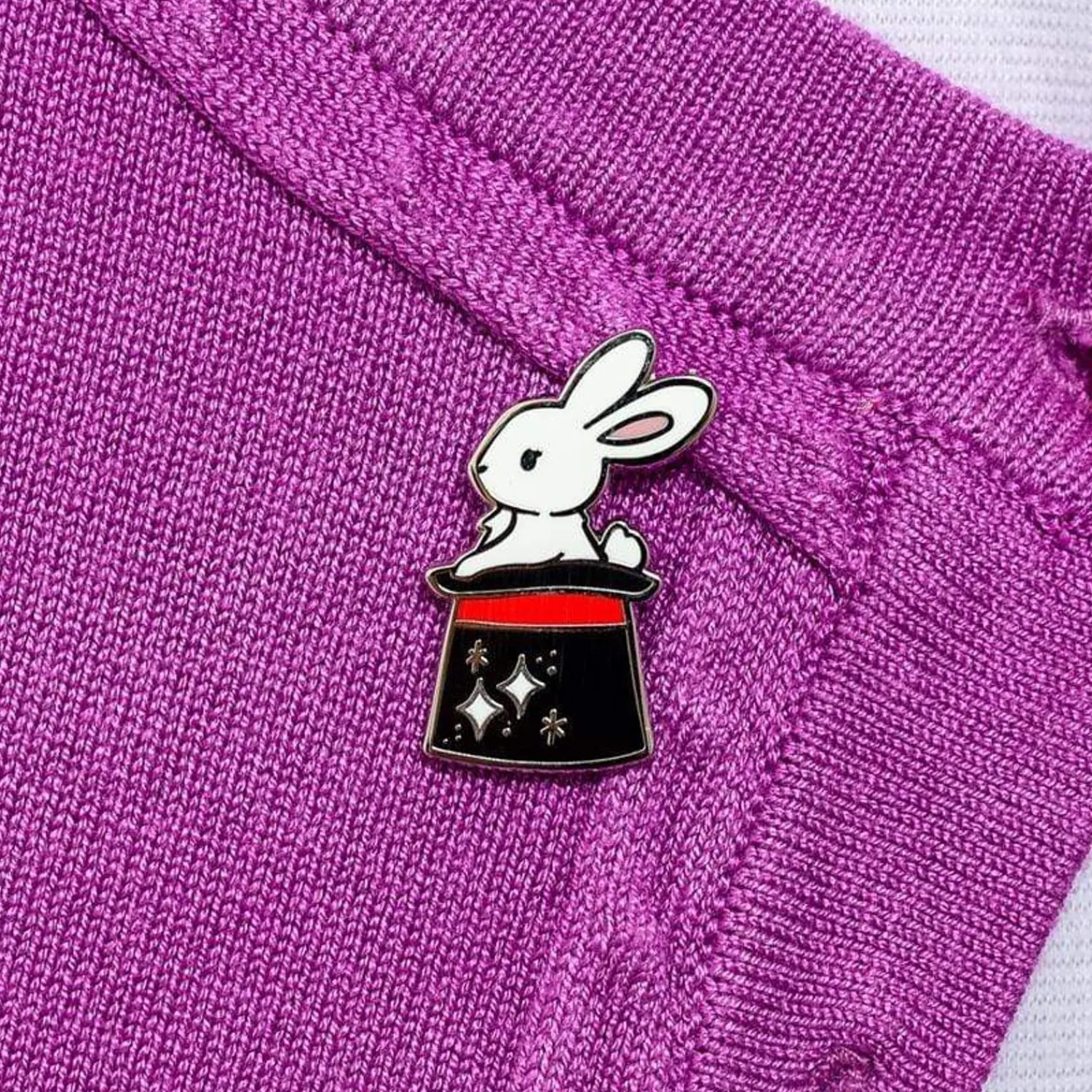 Out Of A Hat Enamel Pin^Erstwilder New
