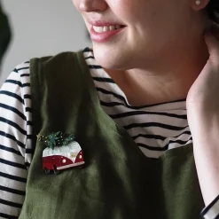 Seasonal Delivery Brooch^Erstwilder Best