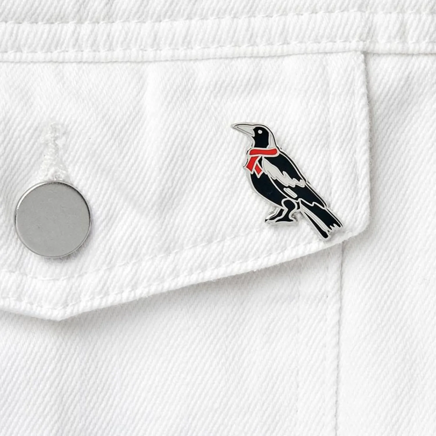 Seasonal Songbird Enamel Pin^Erstwilder Hot