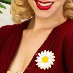 She Loves Me Daisy Brooch^Erstwilder New